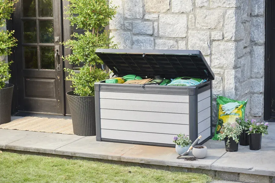 Przechowywanie przedmiotów na tarasie