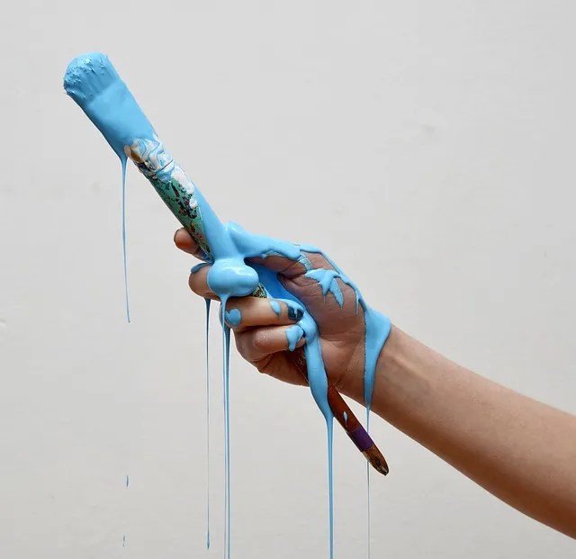 Czym pomalować plastik? Odpowiednia farba do plastiku